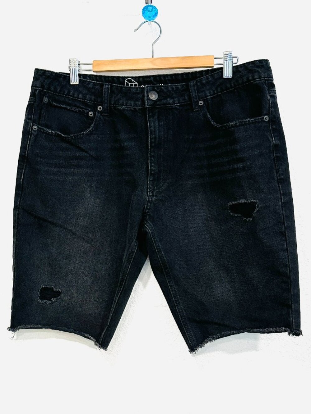 Original Use Mens Jean Shorts Skinny Black Rips Holes Raw Hem 11" Inseam Size 38